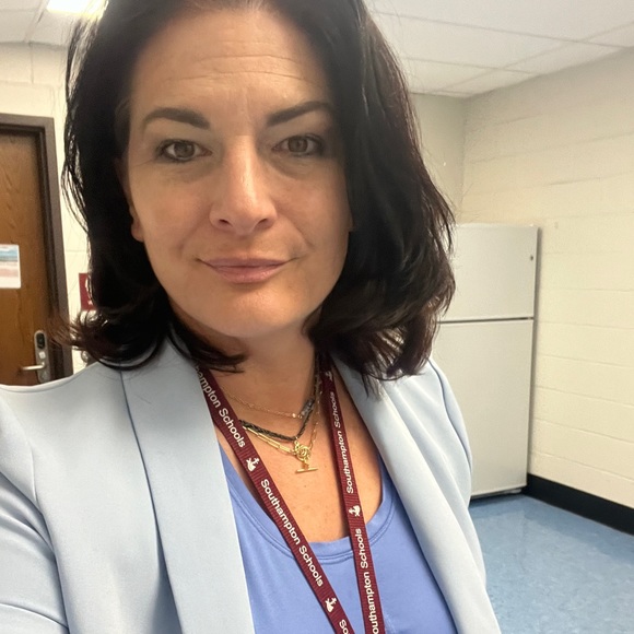 Meet your Posher, Melissa - Picture 2 of 3